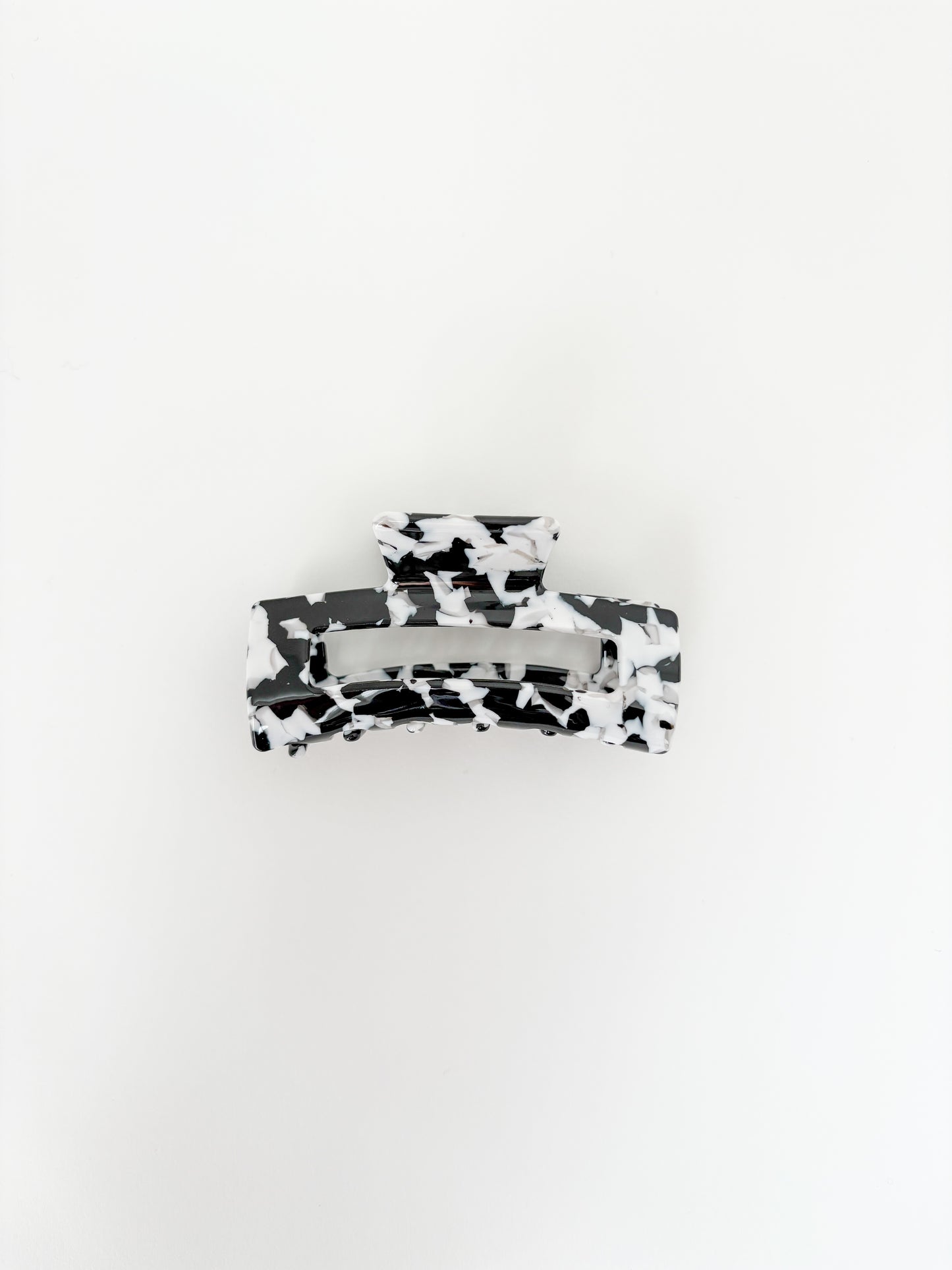 b/w marble clips