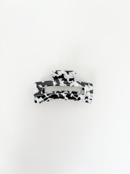 b/w marble clips