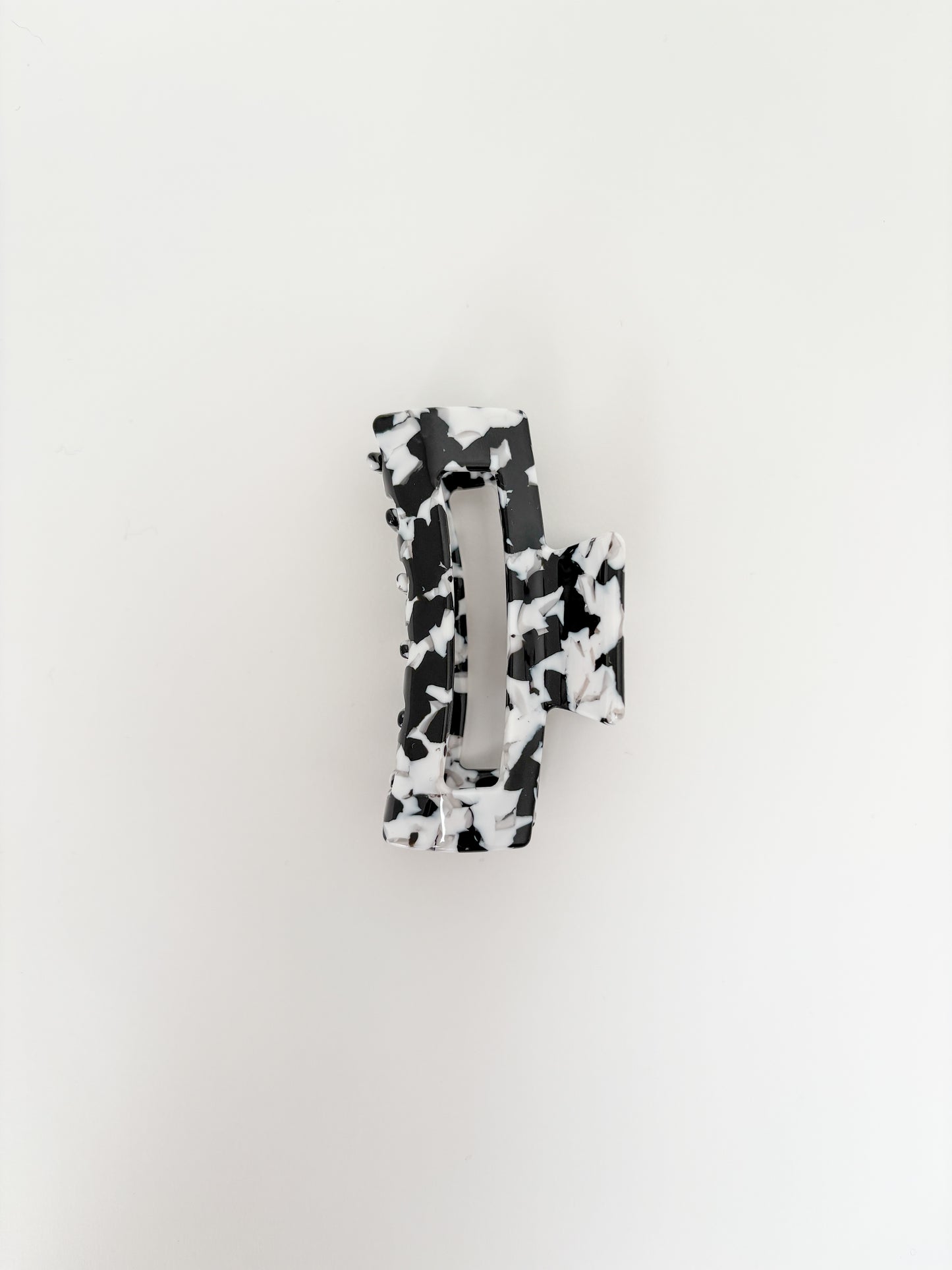 b/w marble clips