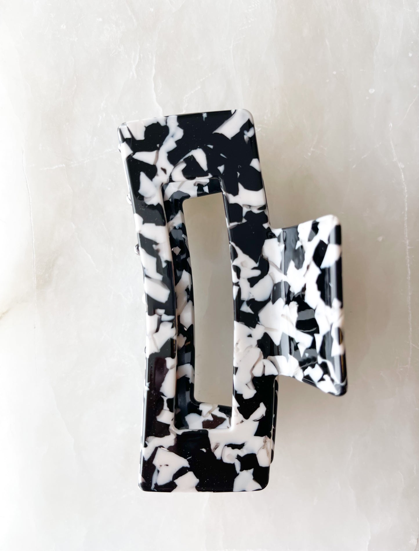 b/w marble clips